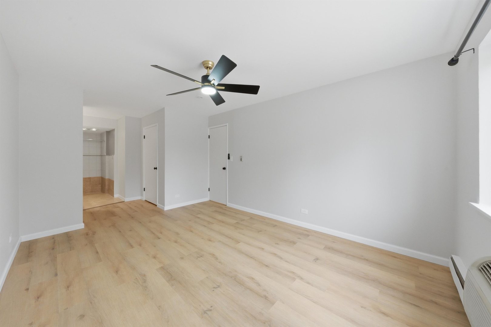 2772 E 75th Street 2gs Property Photo 16