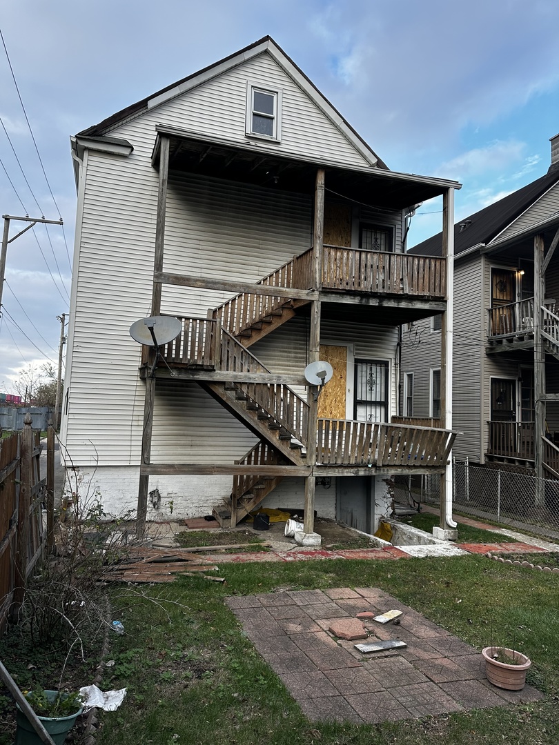 347 W 59th Place Property Photo 2