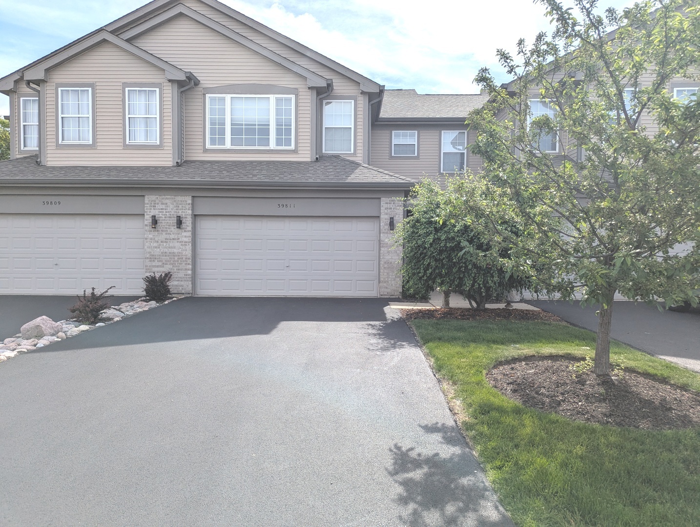 39811 N Long Drive 2 Property Photo 1
