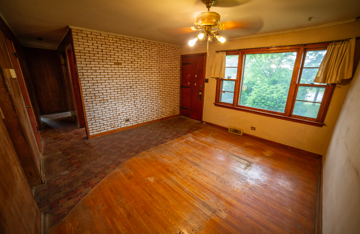 8919 W 95th Street Property Photo 3