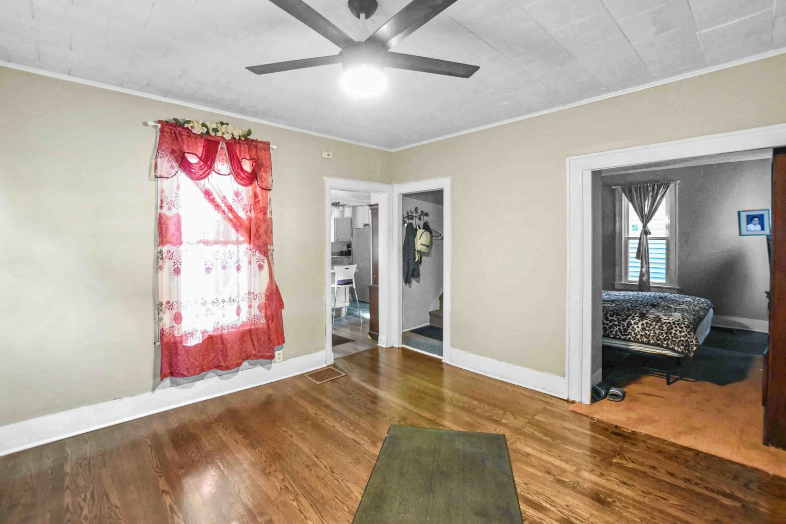 15604 Loomis Avenue Property Photo 3