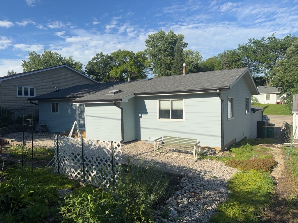 3829 Eastway Drive Property Photo 3