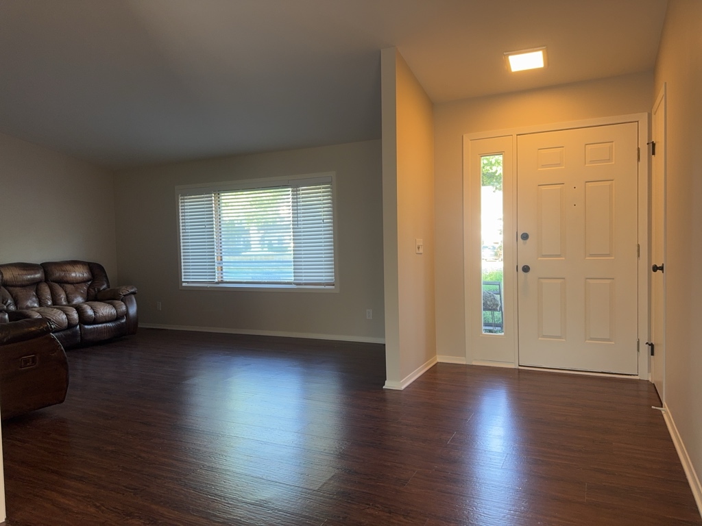 3829 Eastway Drive Property Photo 6