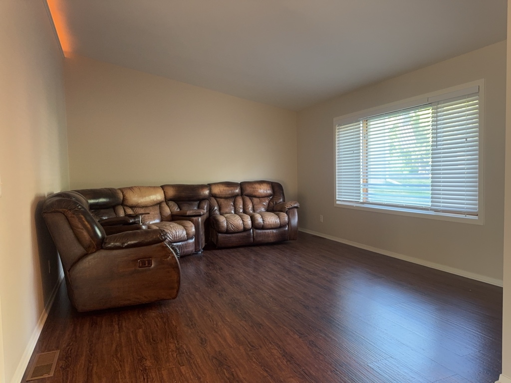 3829 Eastway Drive Property Photo 7