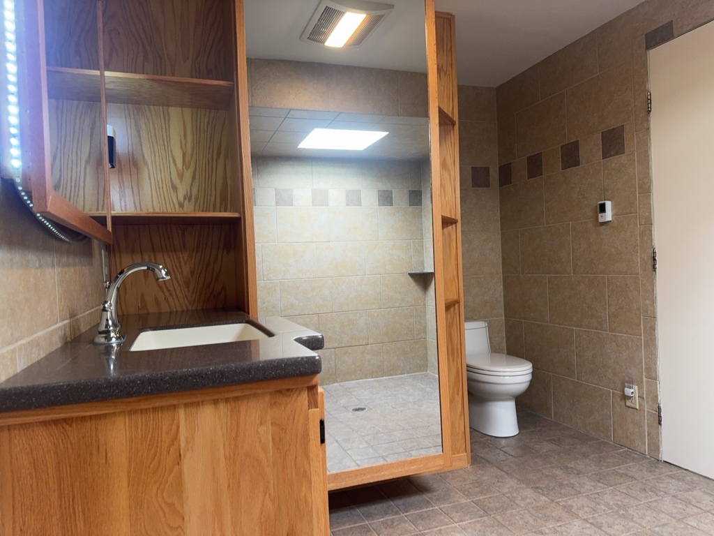 3829 Eastway Drive Property Photo 14