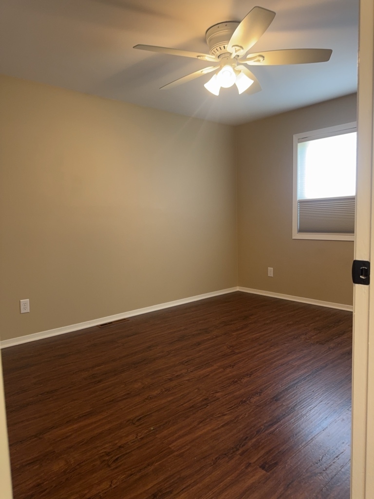 3829 Eastway Drive Property Photo 16