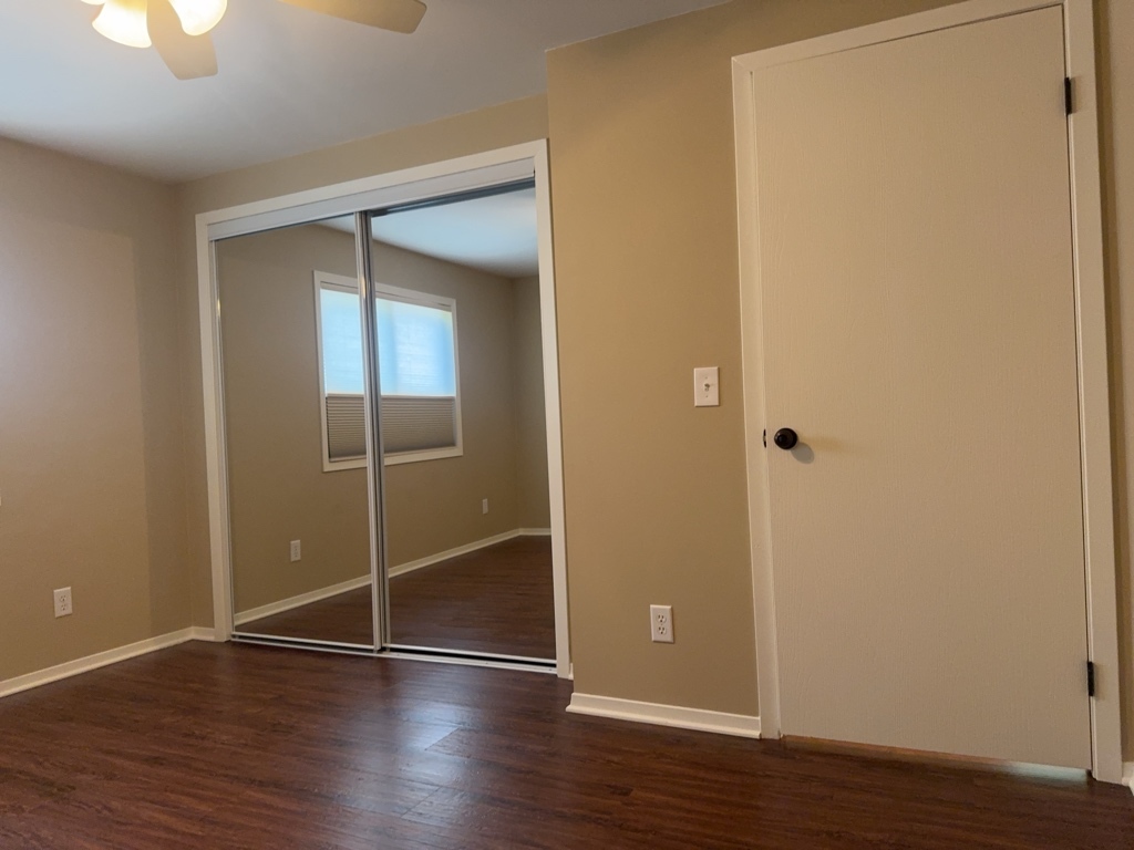 3829 Eastway Drive Property Photo 18
