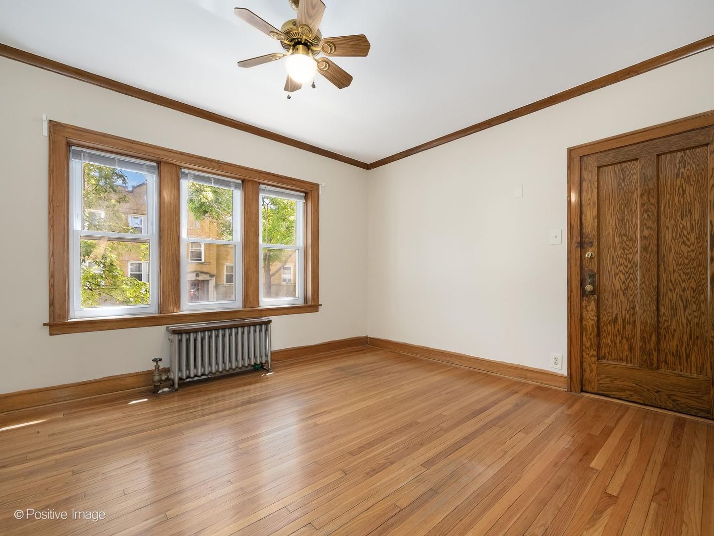 5434 W Wellington Avenue Property Photo 3
