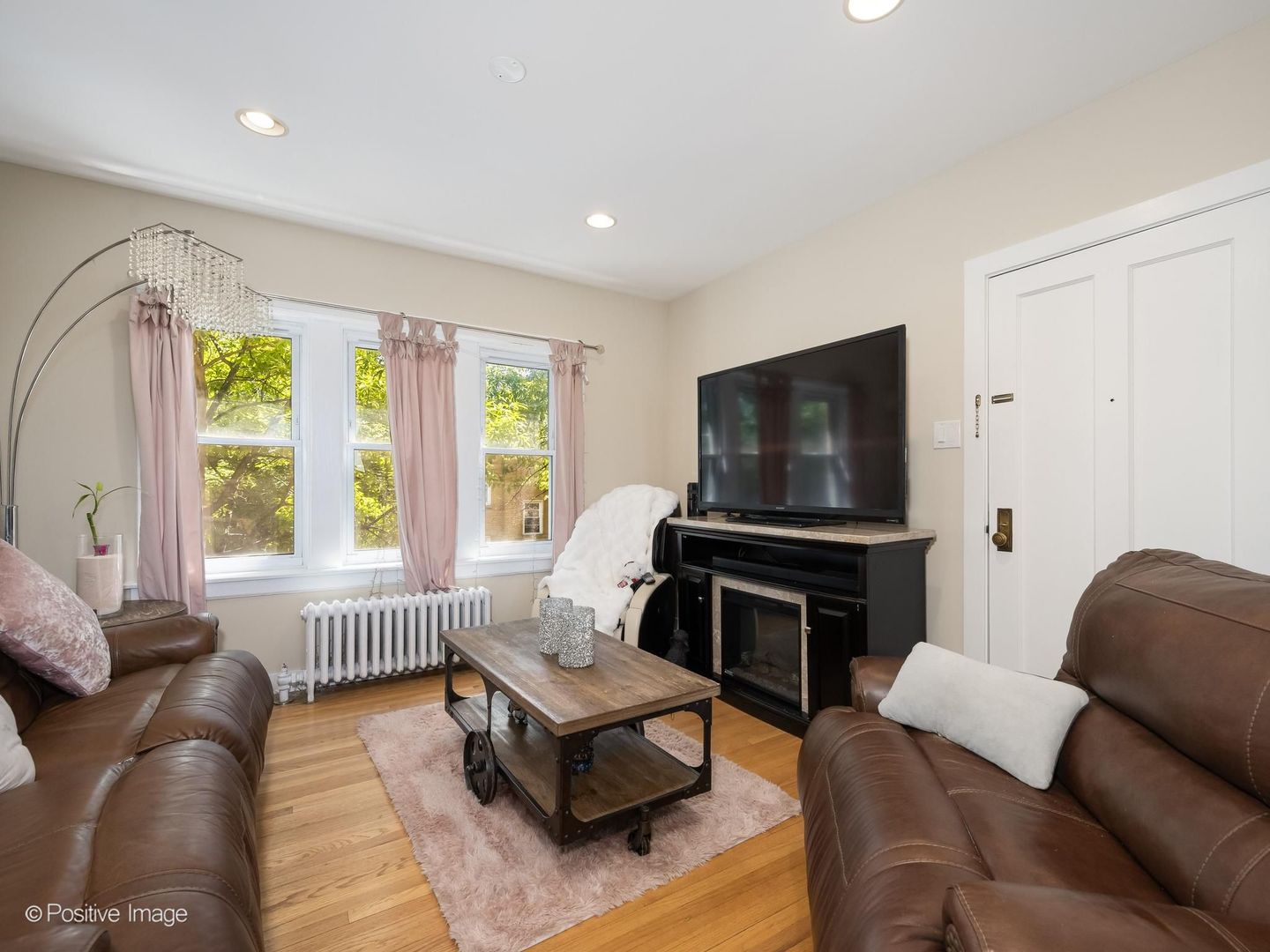 5434 W Wellington Avenue Property Photo 7