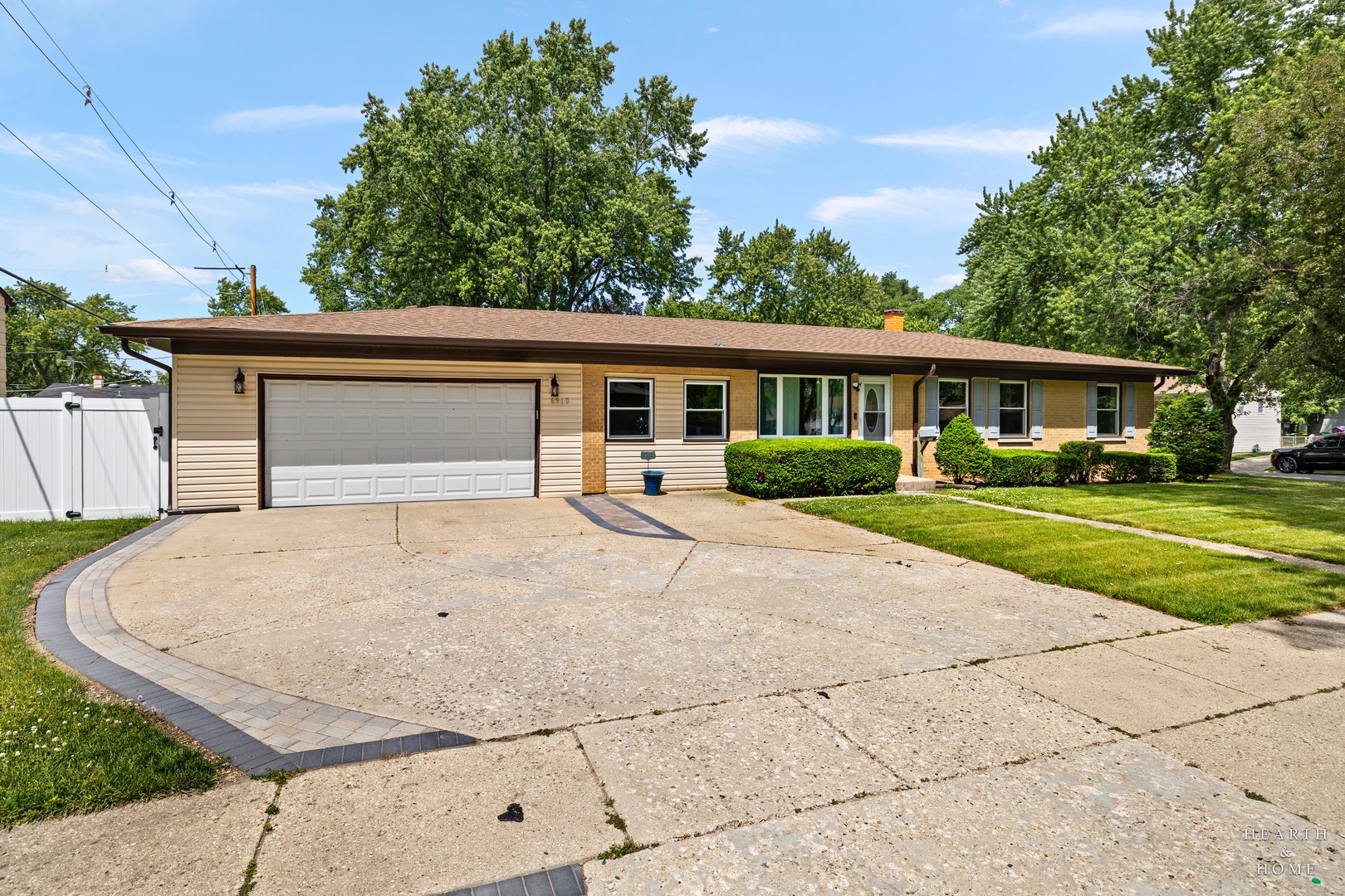 6910 Juniper Street Property Photo 3