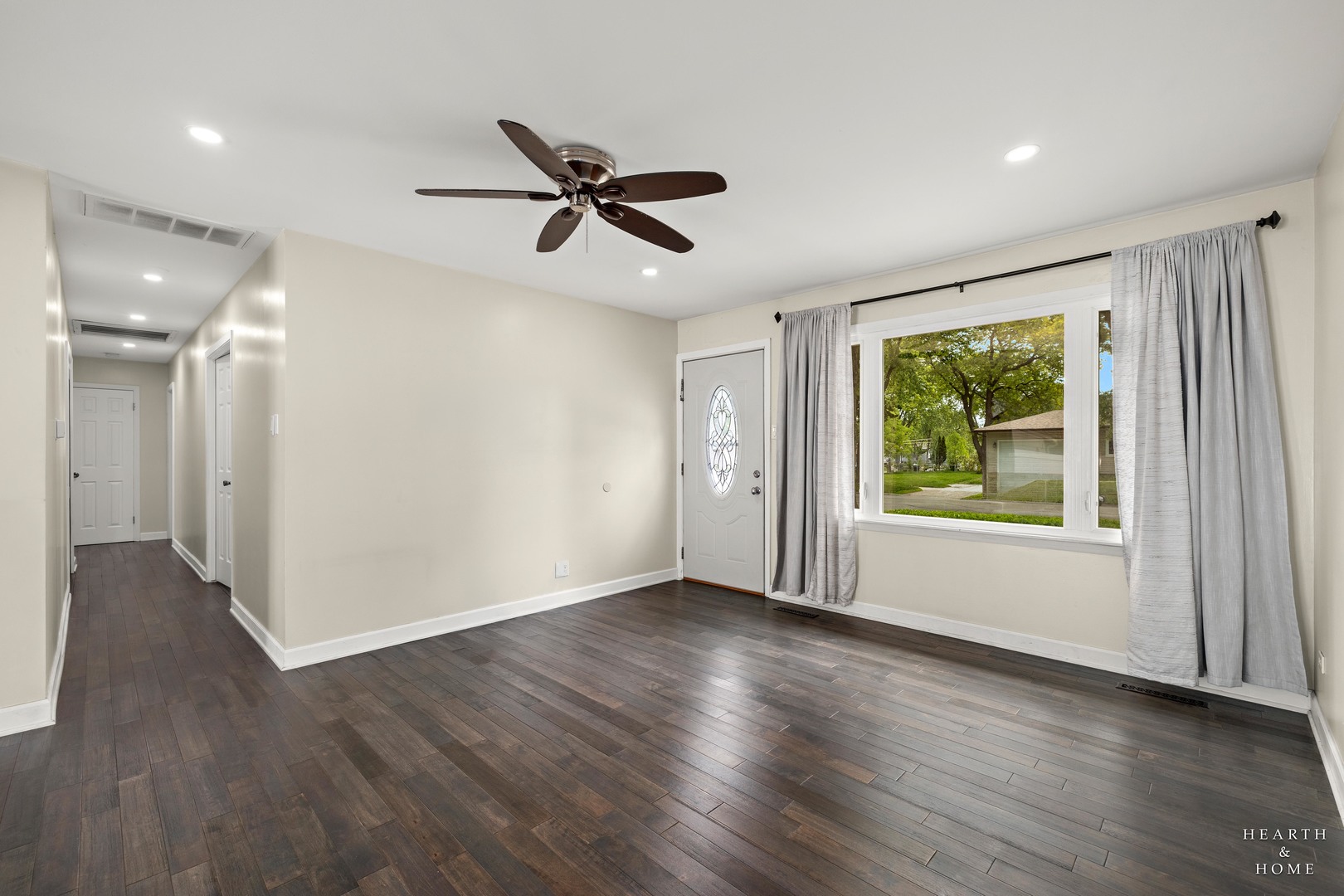 6910 Juniper Street Property Photo 5