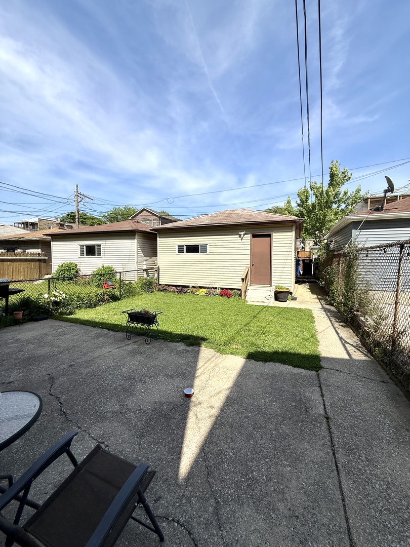 3241 S Parnell Avenue Property Photo 4