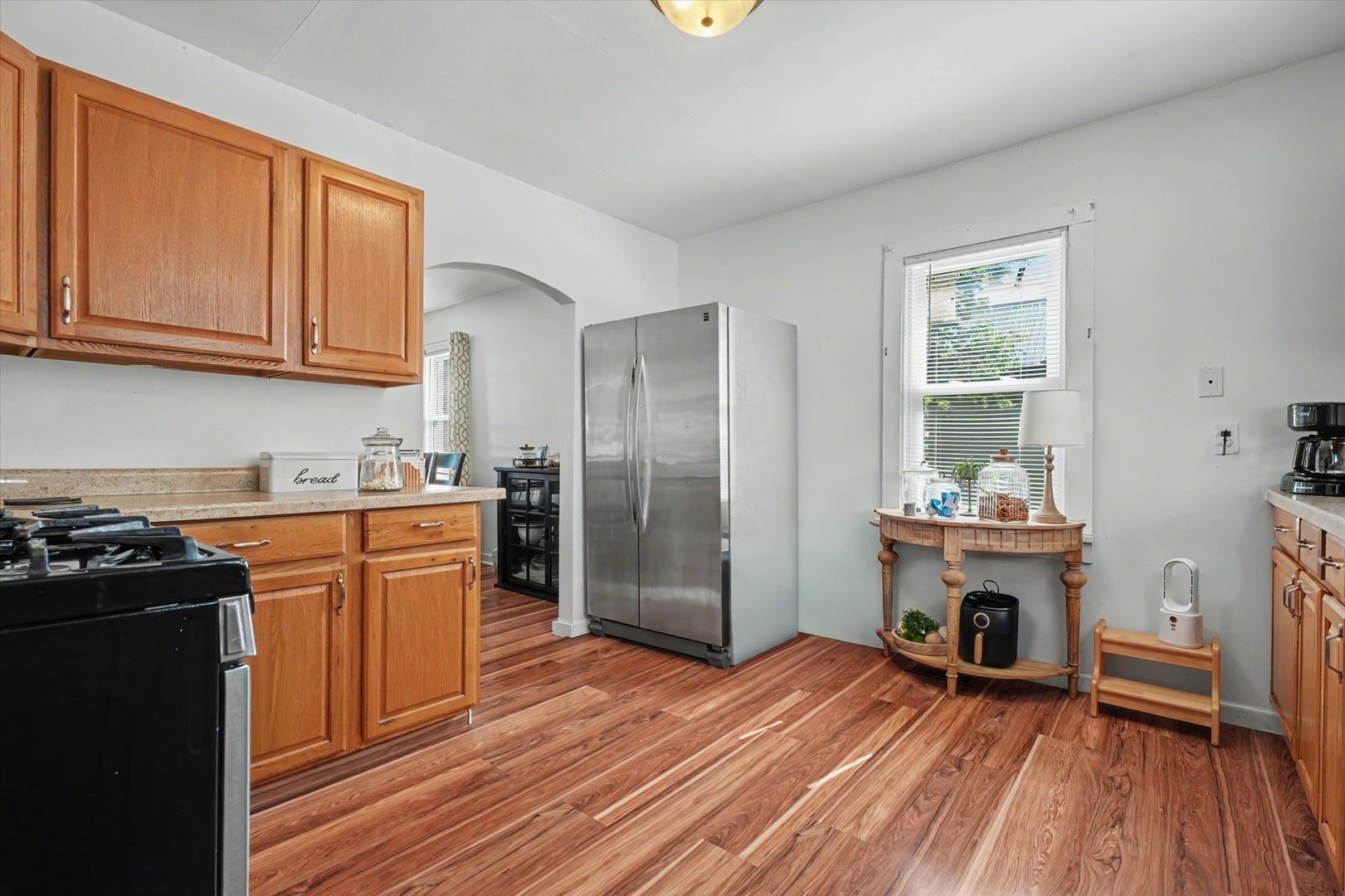219 E 4th Street Property Photo 8