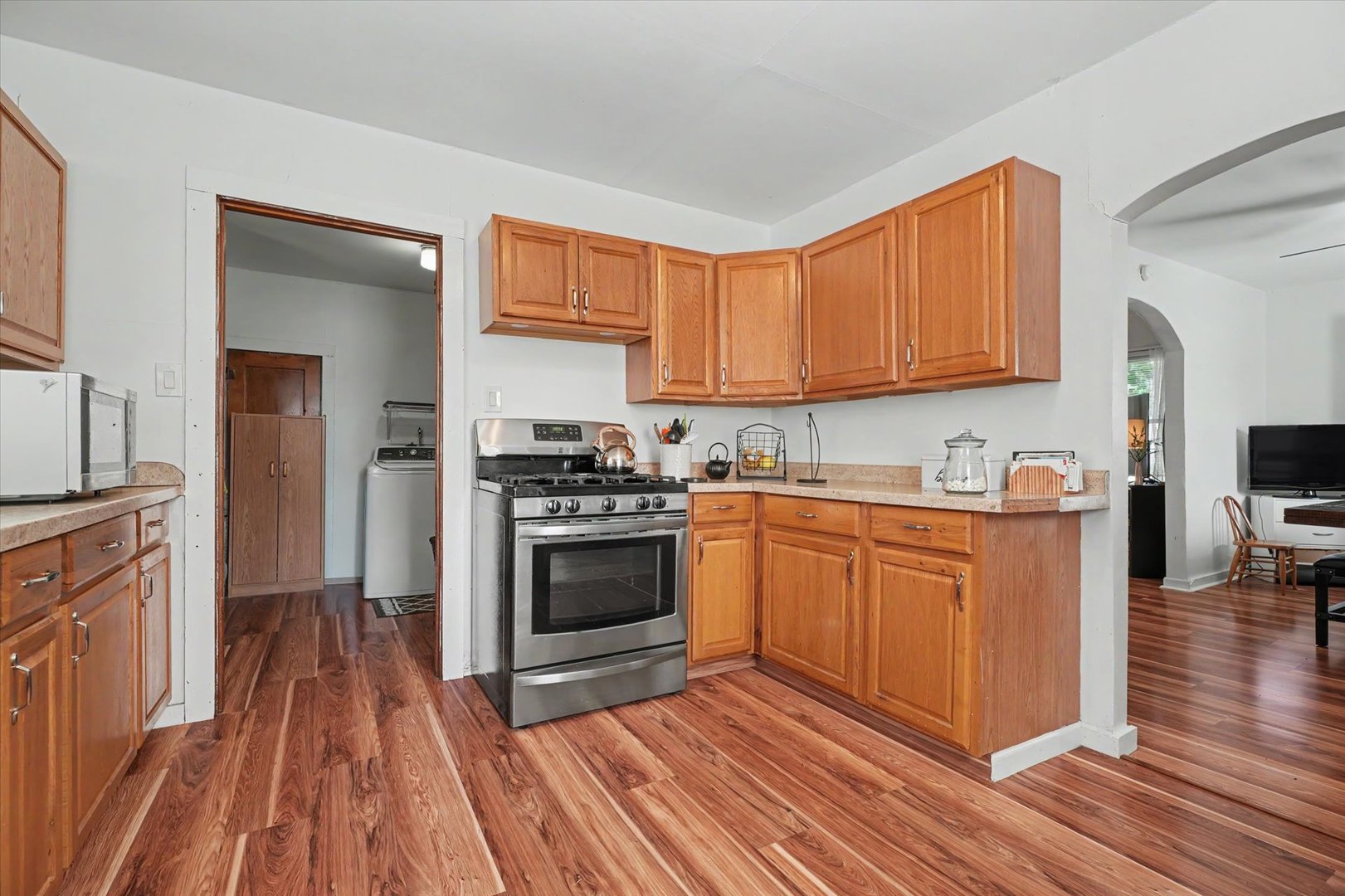 219 E 4th Street Property Photo 9