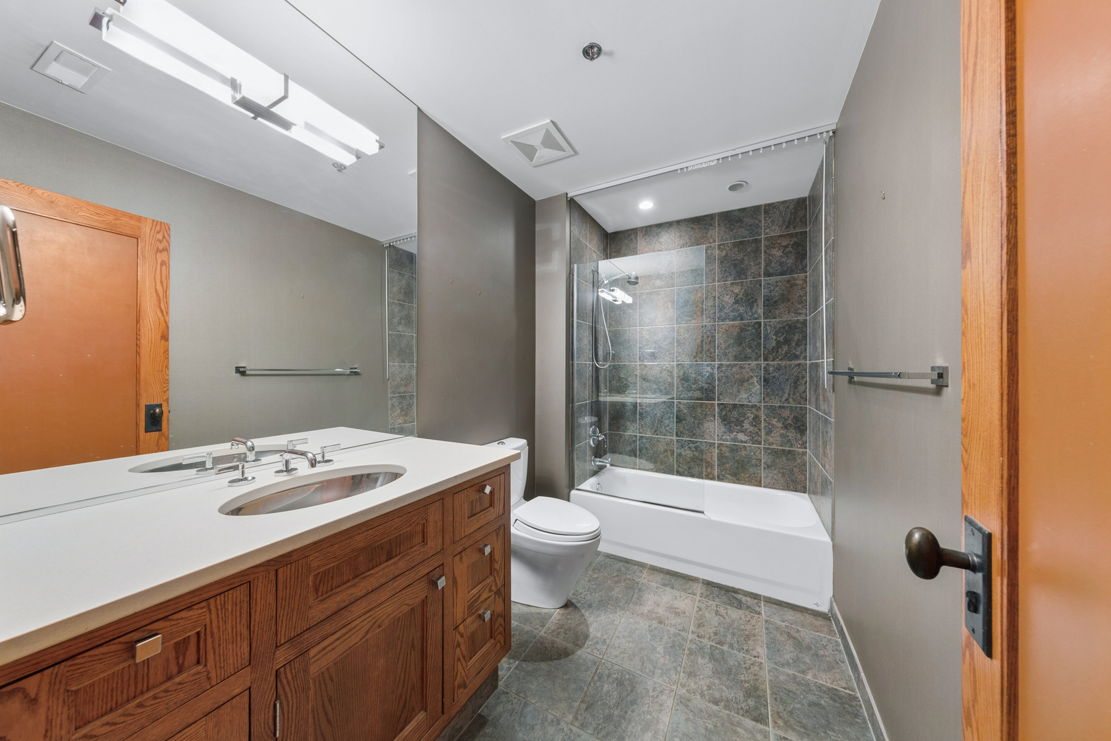 520 W Huron Street 612 Property Photo 11