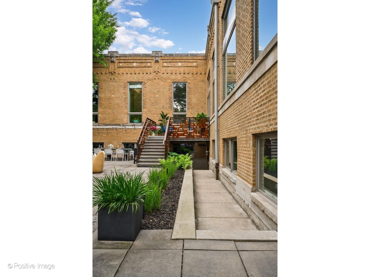 1019 N Wolcott Avenue Property Photo 67
