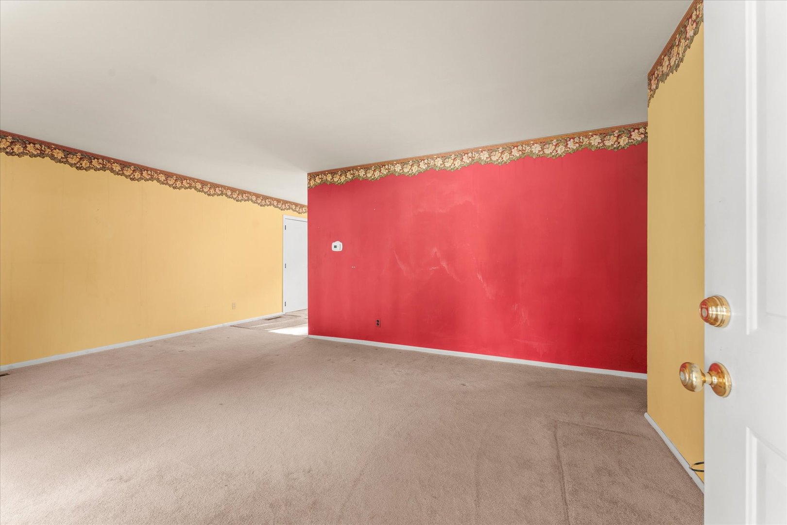 1010 Scottsdale Drive Property Photo 7