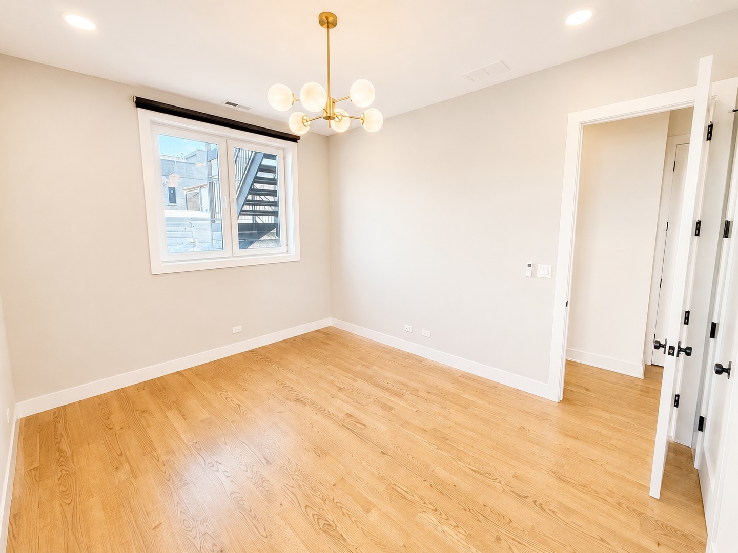 1653 W Division Street 2 Property Photo 6