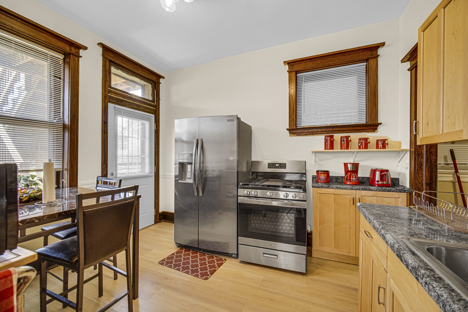 5430 S May Street Property Photo 10