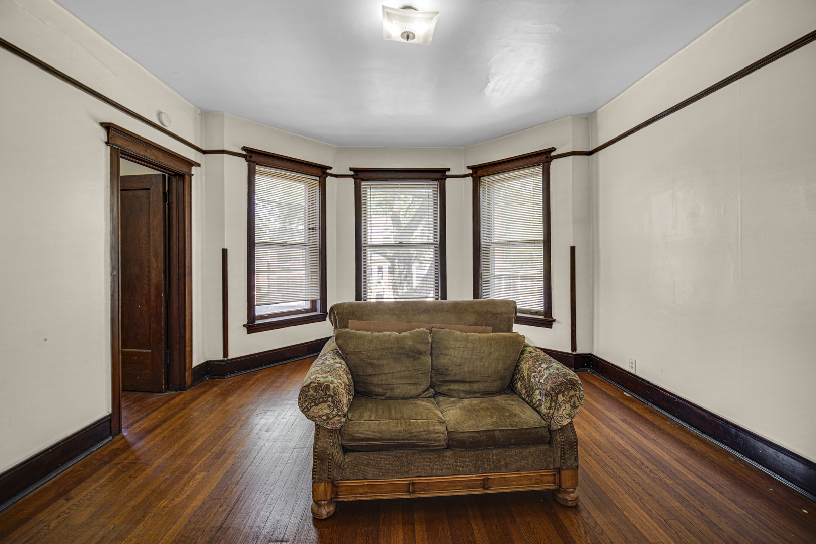 5430 S May Street Property Photo 12
