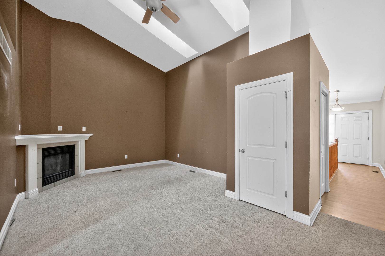 3925 South Pointe Drive B Property Photo 9