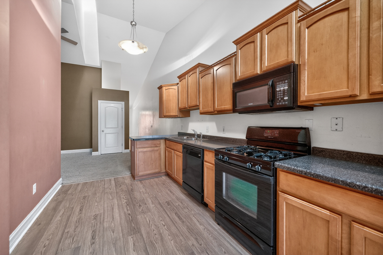 3925 South Pointe Drive B Property Photo 12