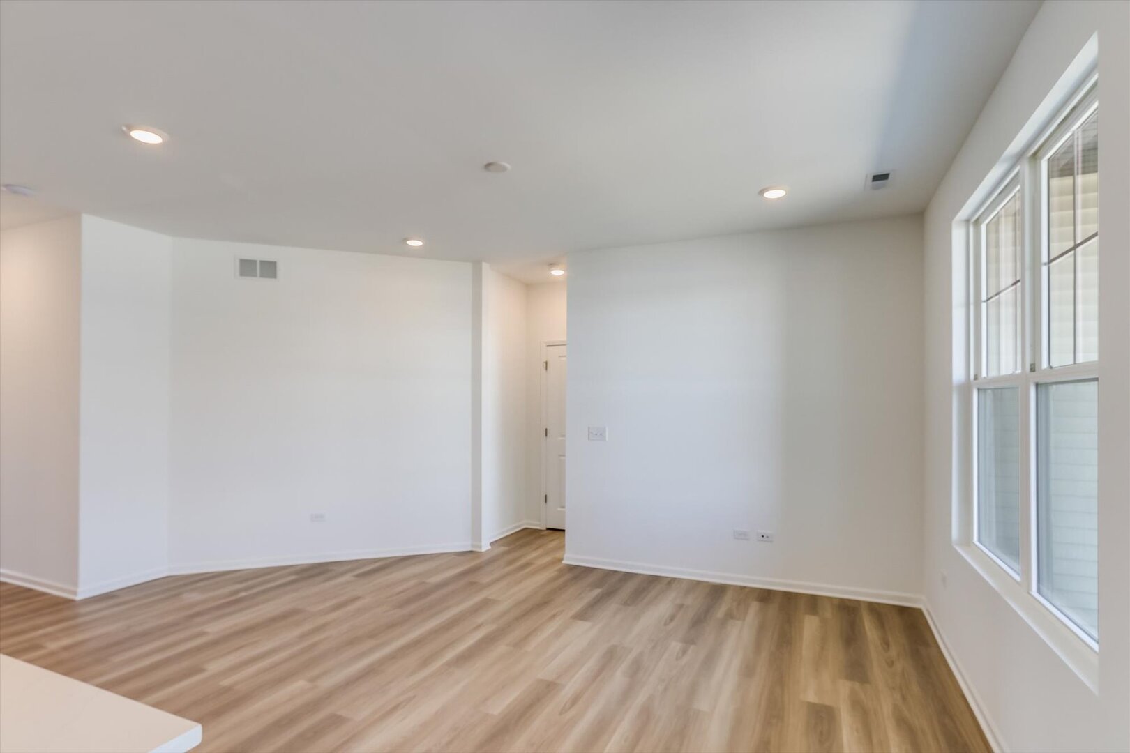 25521 W Alabaster Circle Property Photo 4