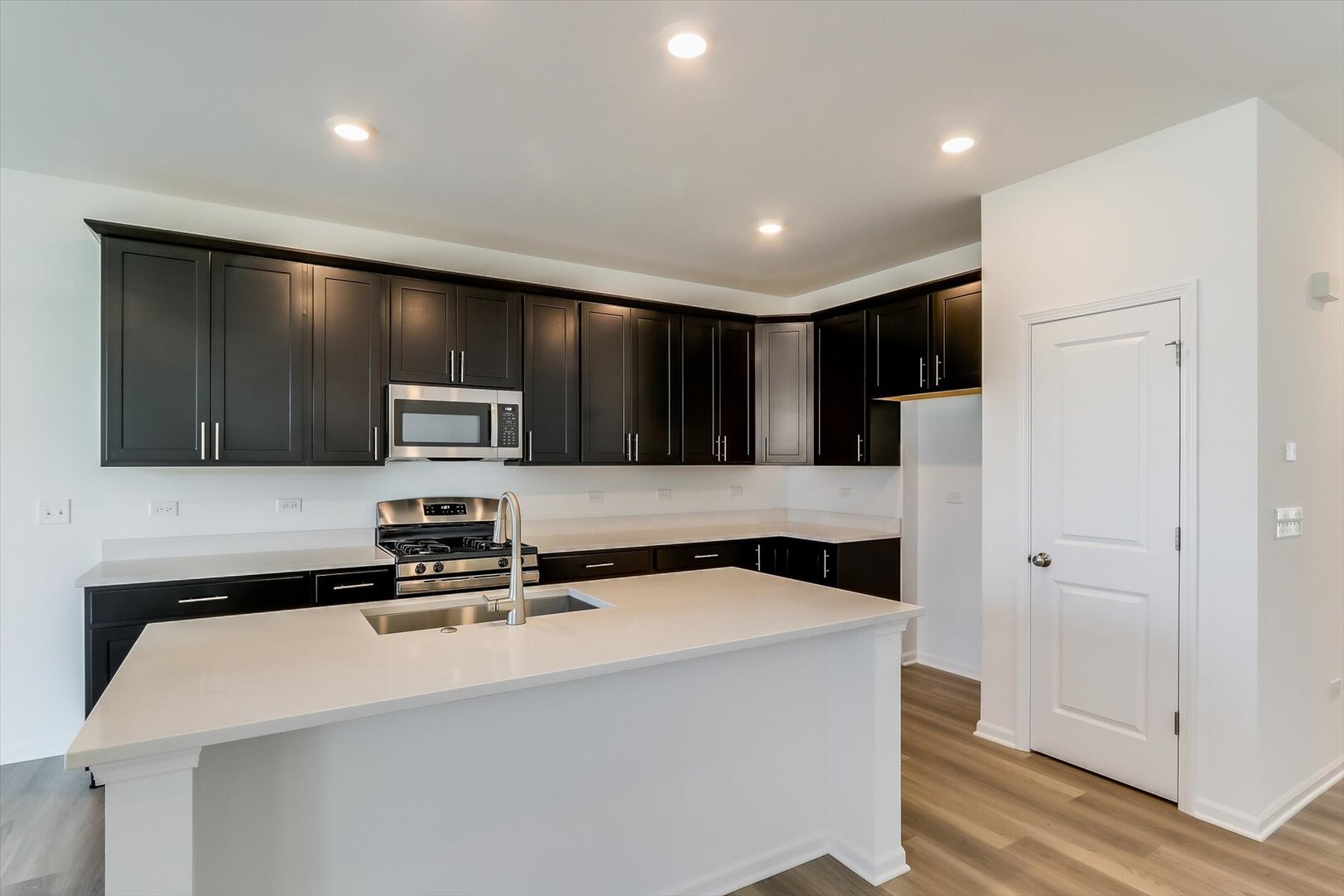 25521 W Alabaster Circle Property Photo 9