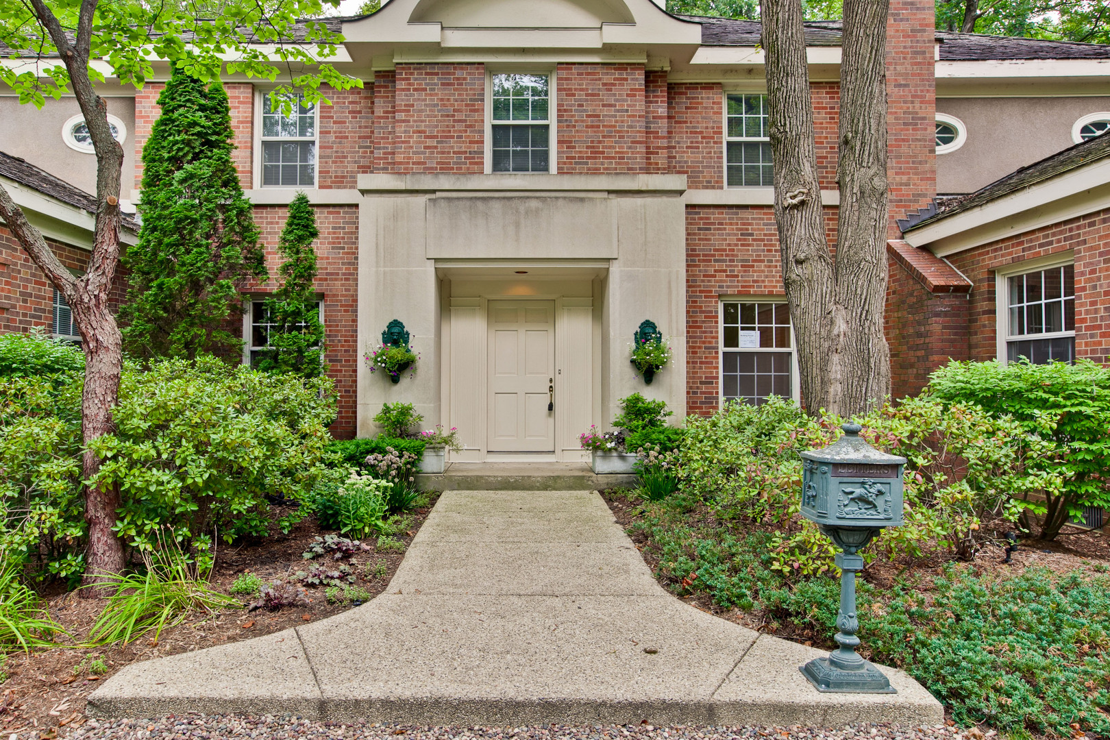 427 N Sheridan Road Property Photo 7