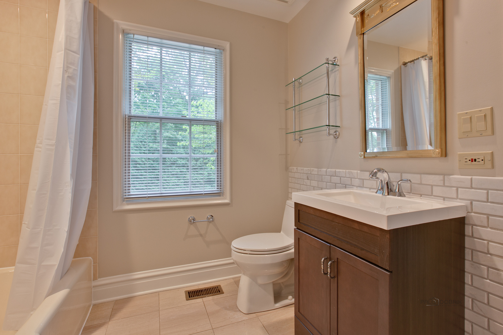 427 N Sheridan Road Property Photo 35