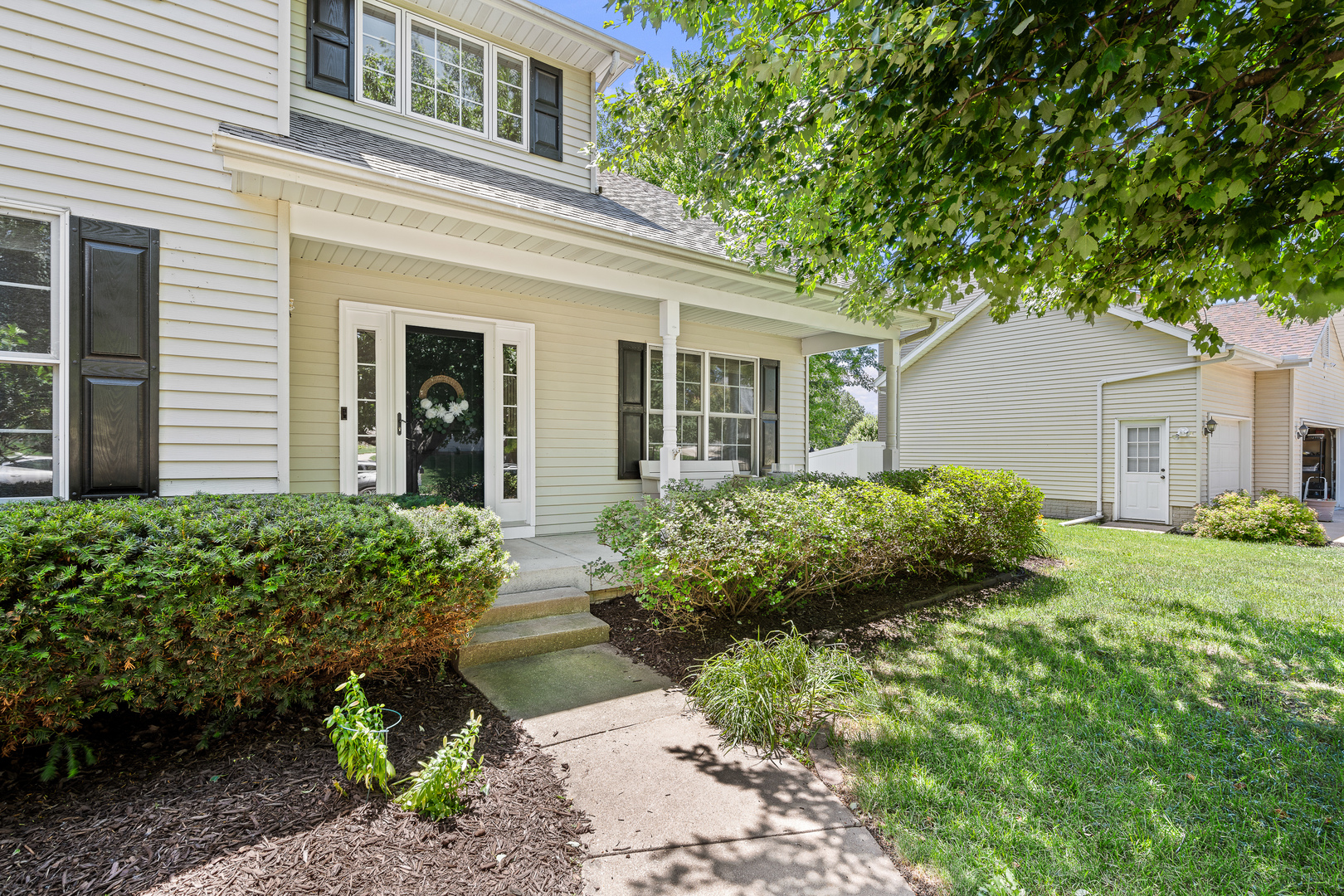 1198 Bridgeview Place Property Photo 3