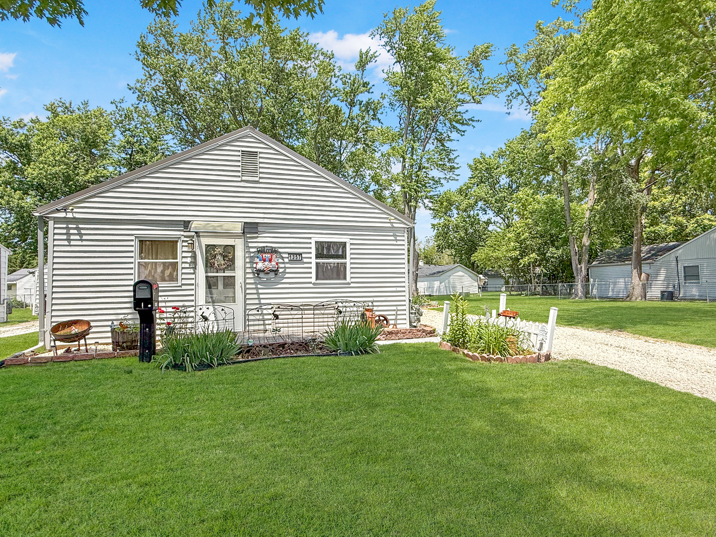 1357 Fairlawn Drive Property Photo 2