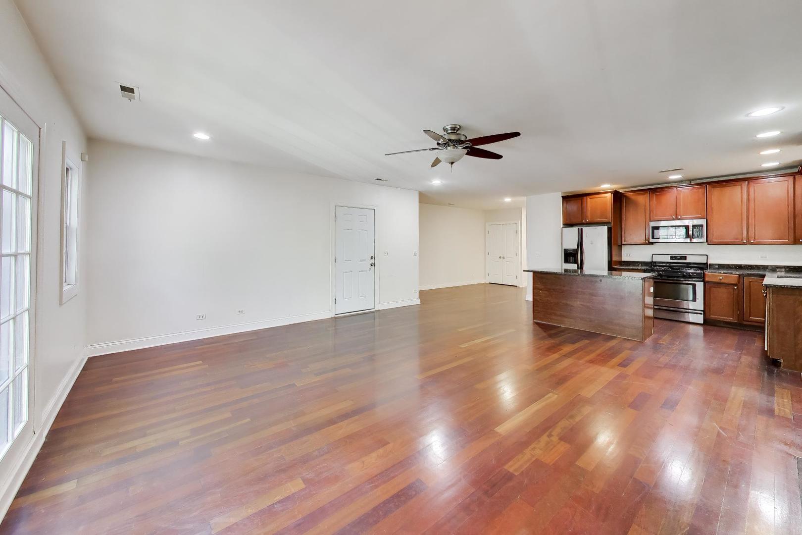 6835 S Cornell Avenue 2s Property Photo 5