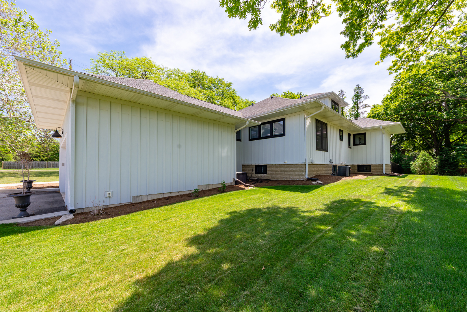 1045 N 5th Avenue Property Photo 65