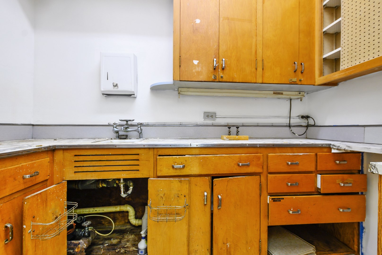 6235 S Kedzie Avenue Property Photo 8
