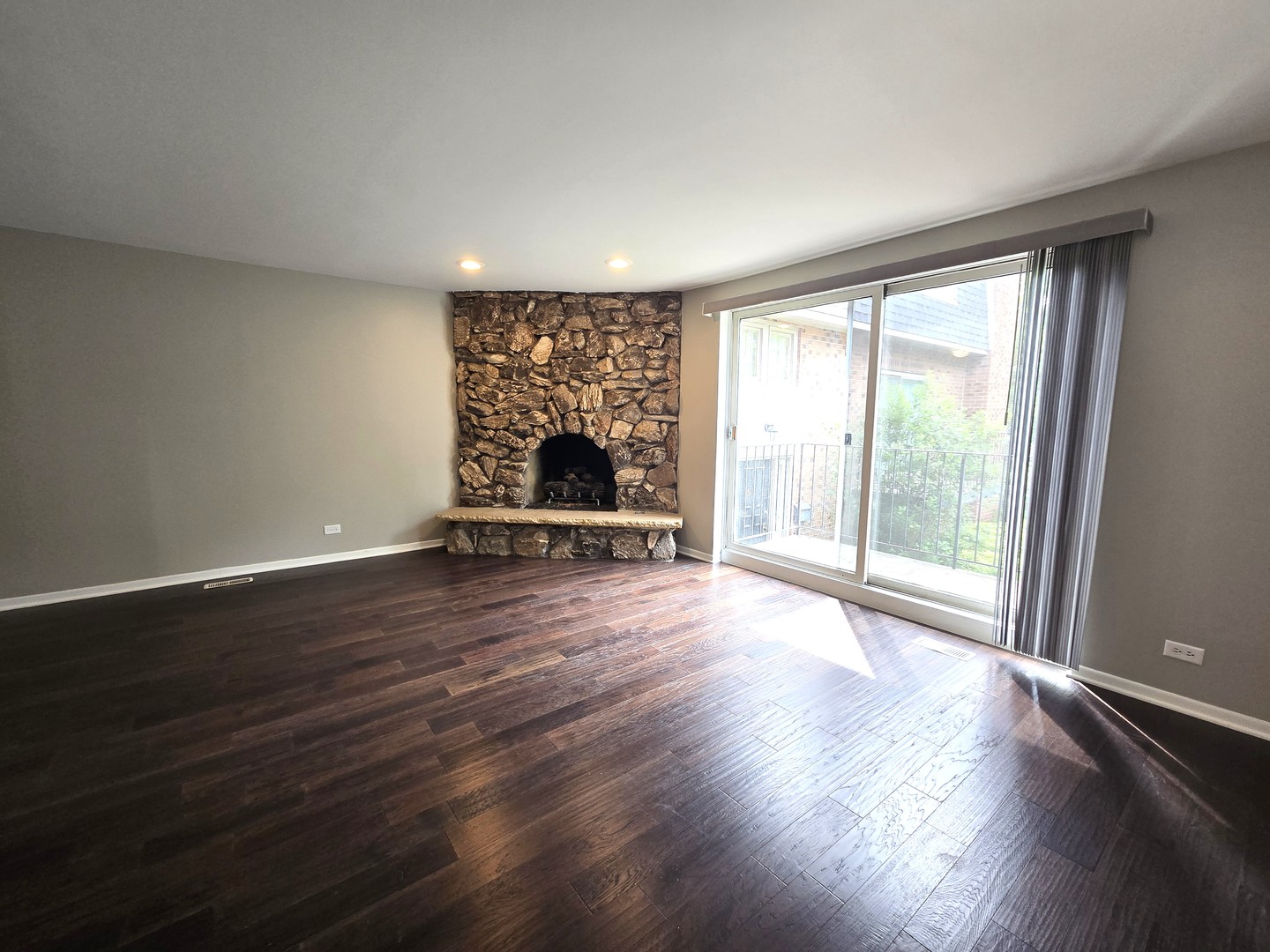 1111 S Waukegan Road 14 Property Photo 6
