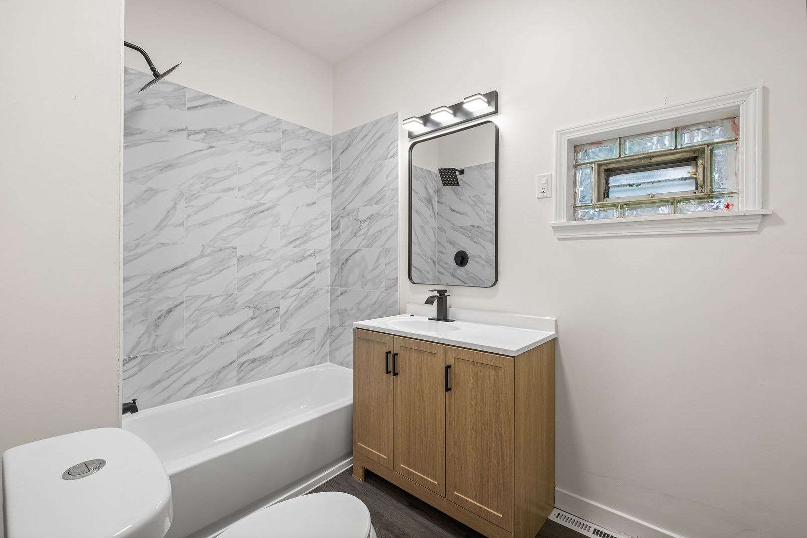 2622 N Central Park Avenue Property Photo 8