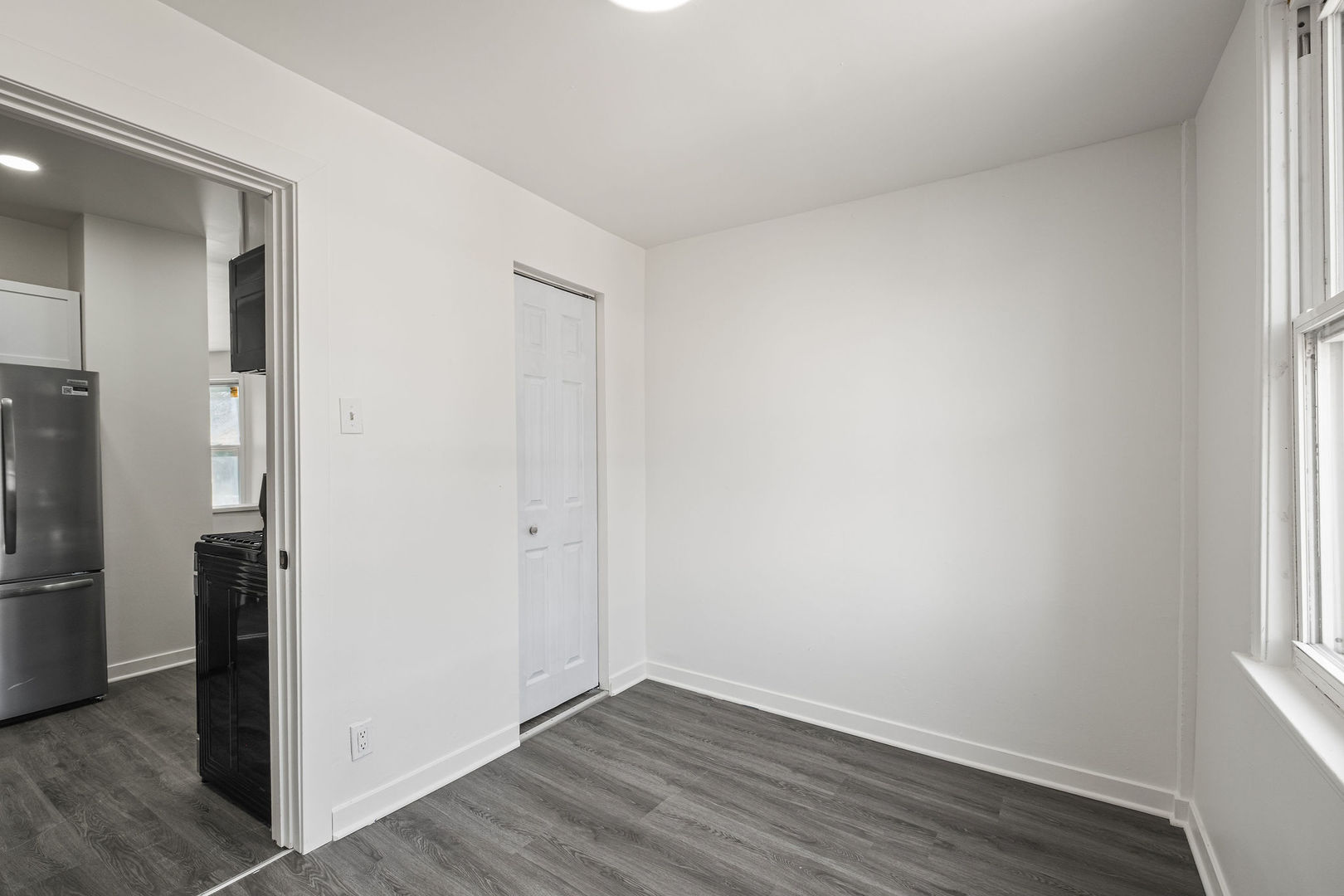 2622 N Central Park Avenue Property Photo 10