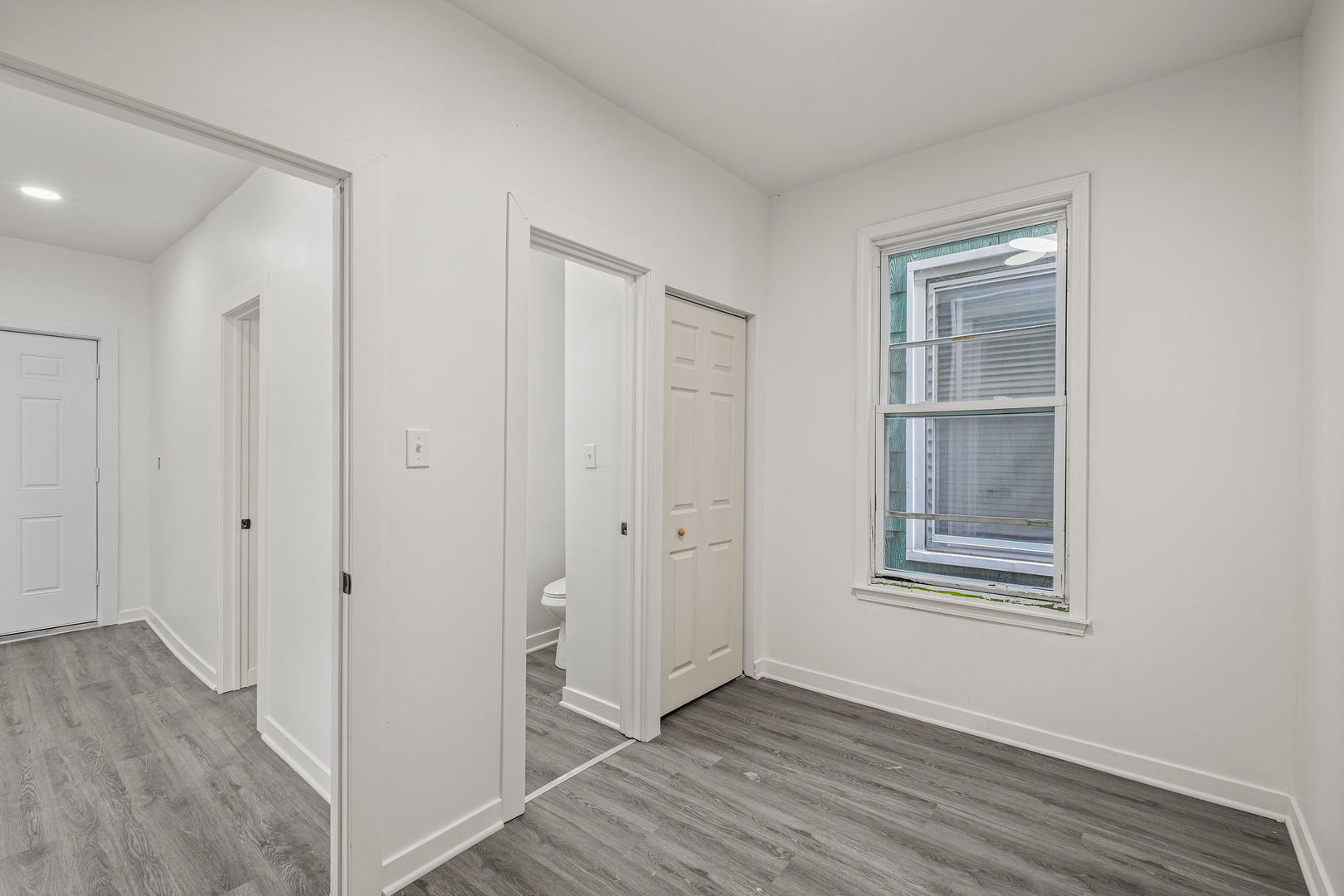 2622 N Central Park Avenue Property Photo 12