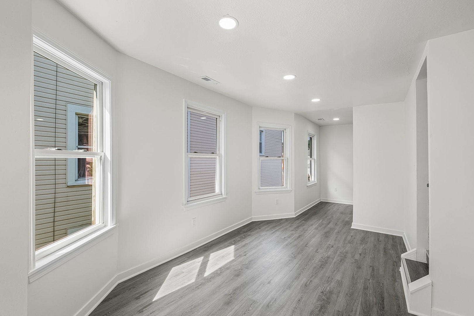 2622 N Central Park Avenue Property Photo 18