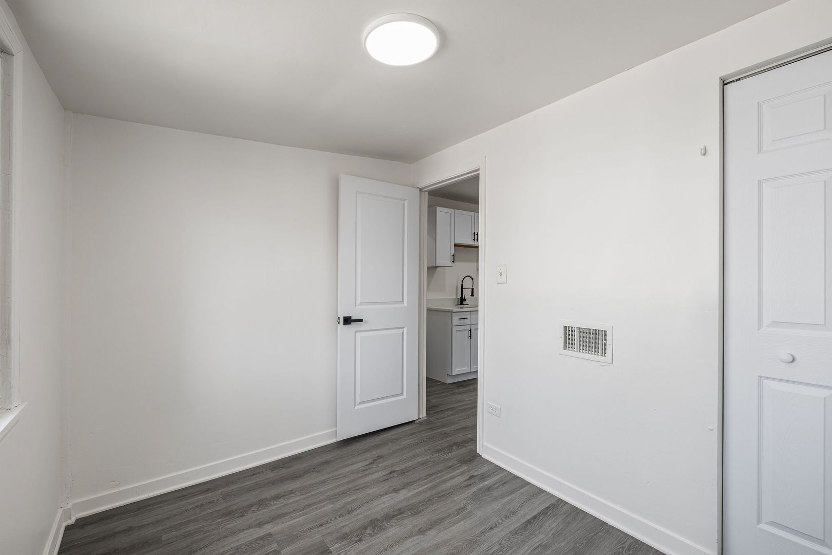 2622 N Central Park Avenue Property Photo 23
