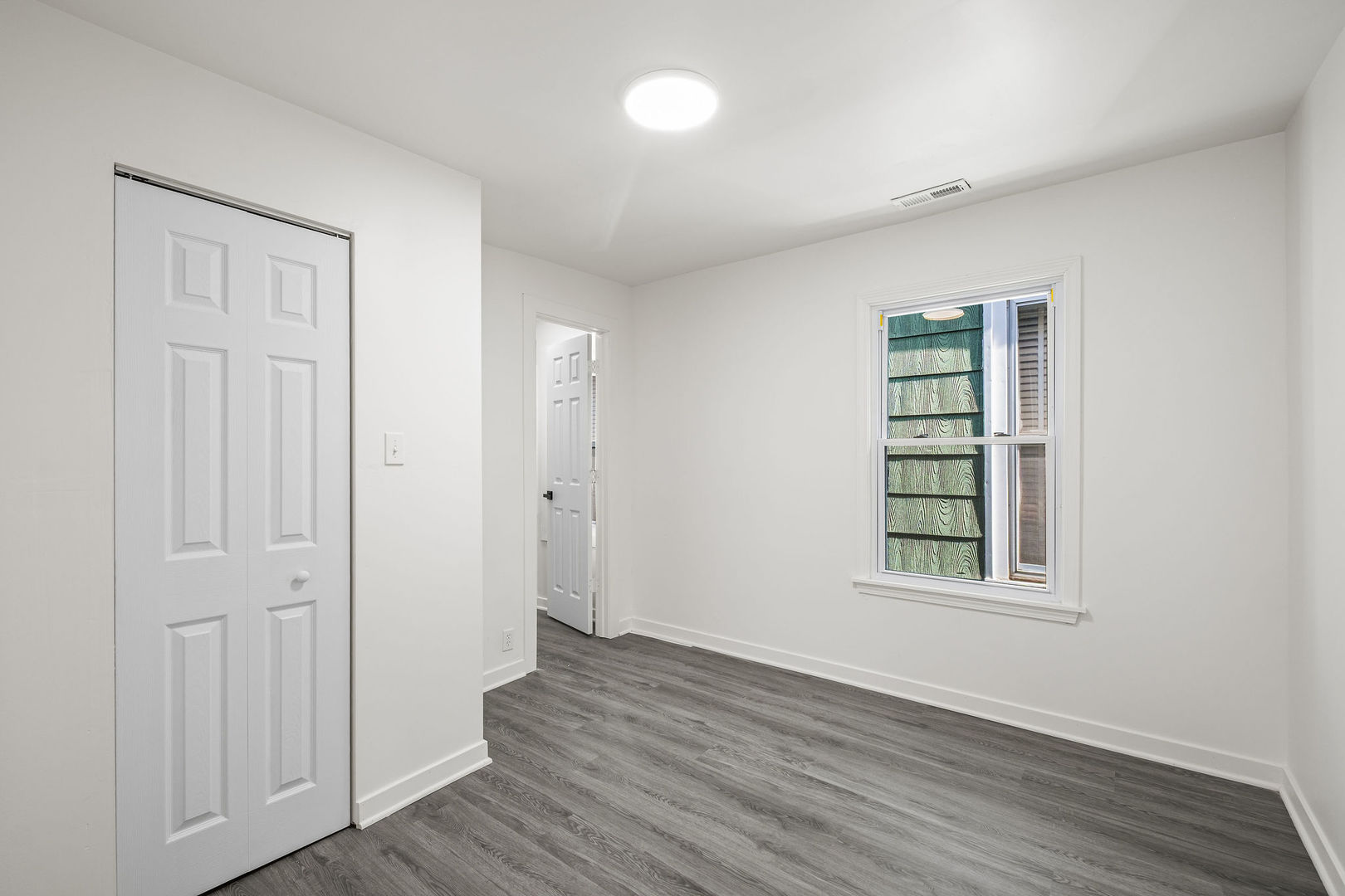 2622 N Central Park Avenue Property Photo 25