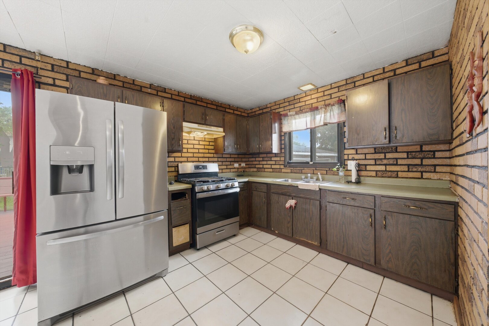 17790 Harvard Lane Property Photo 6