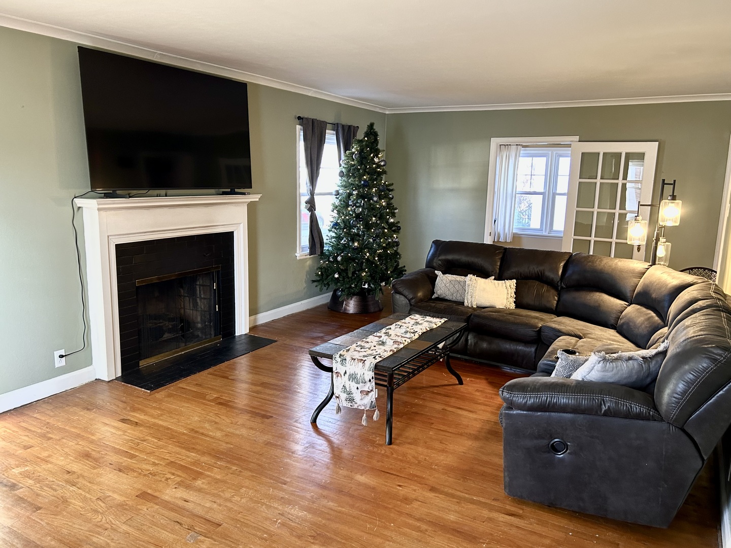 428 E Thompson Street Property Photo 2