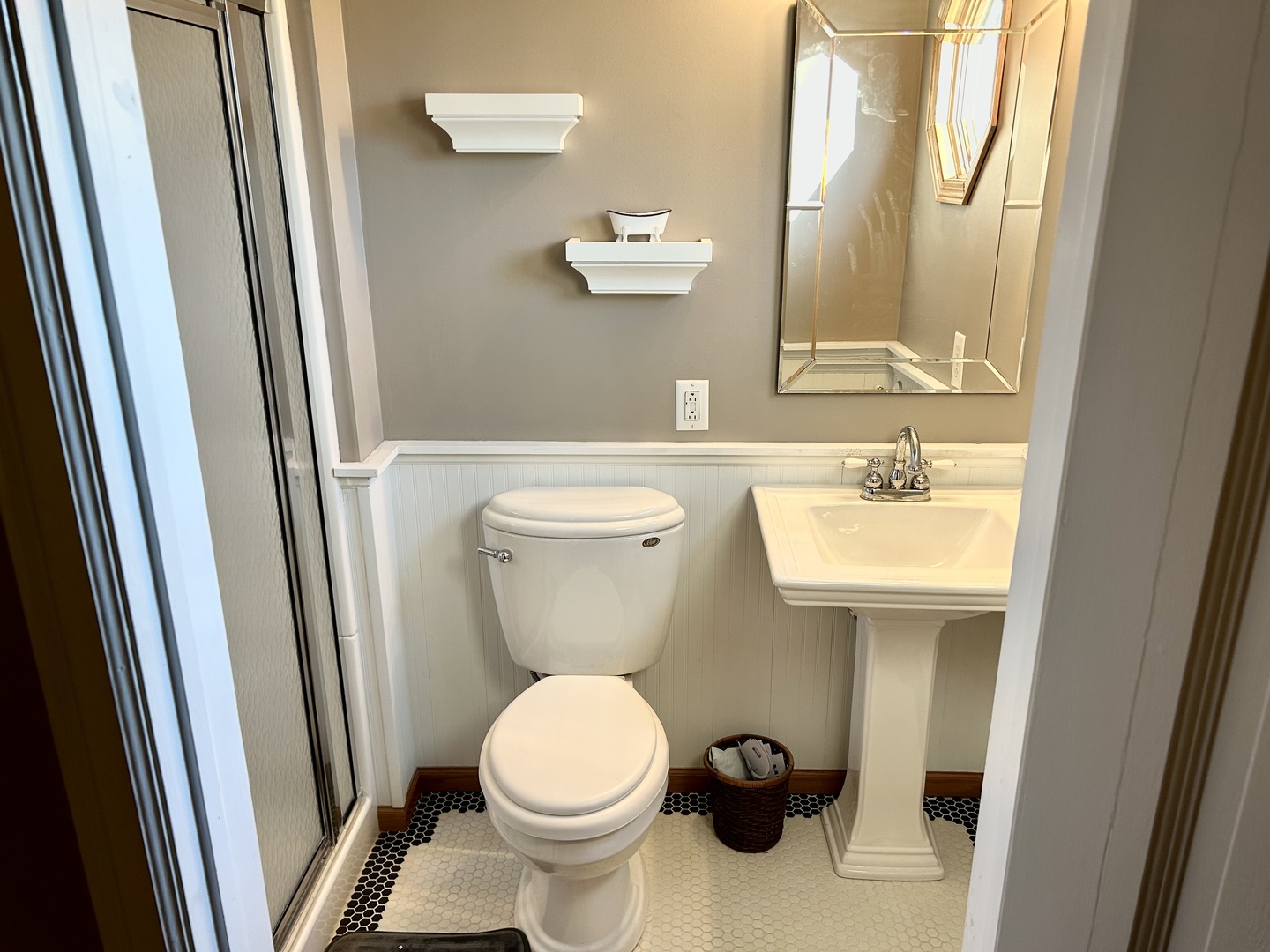 428 E Thompson Street Property Photo 14