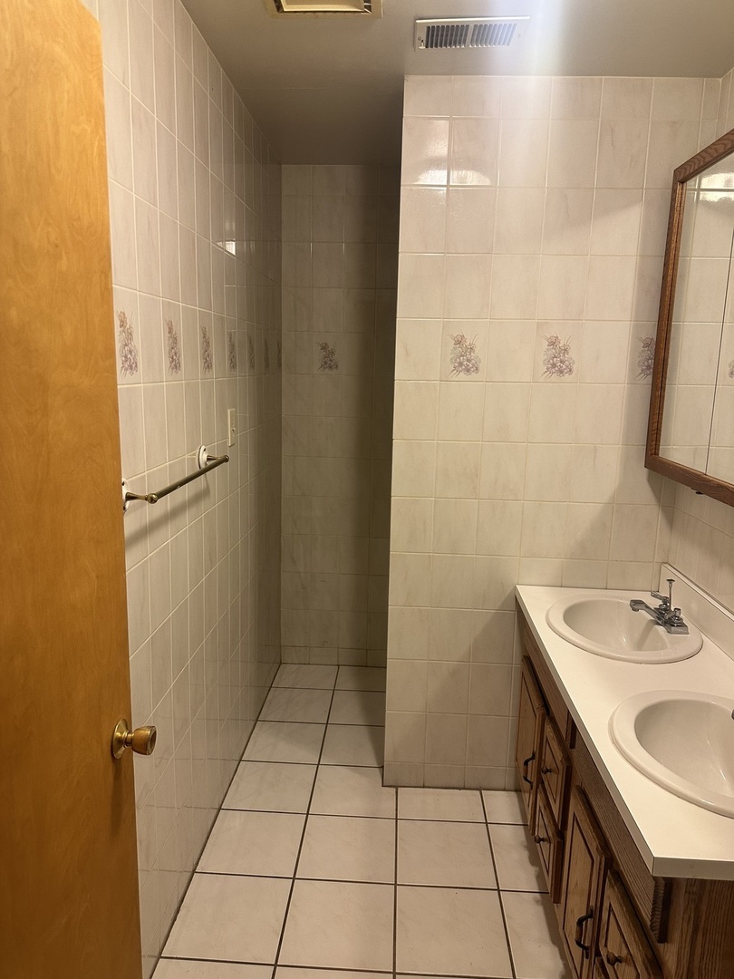 5480 S Cornell Avenue 100 Property Photo 12
