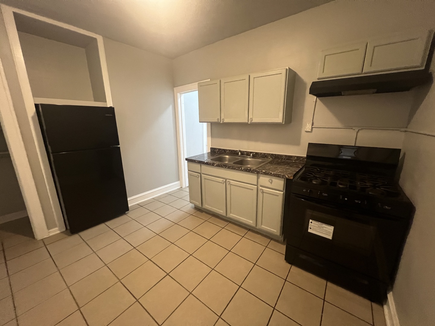 9300 S Bishop Street 3 Property Photo 5
