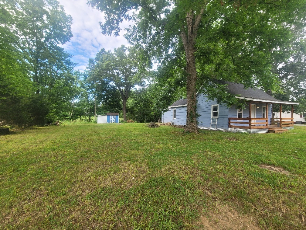 301 E Olive Street Property Photo 3