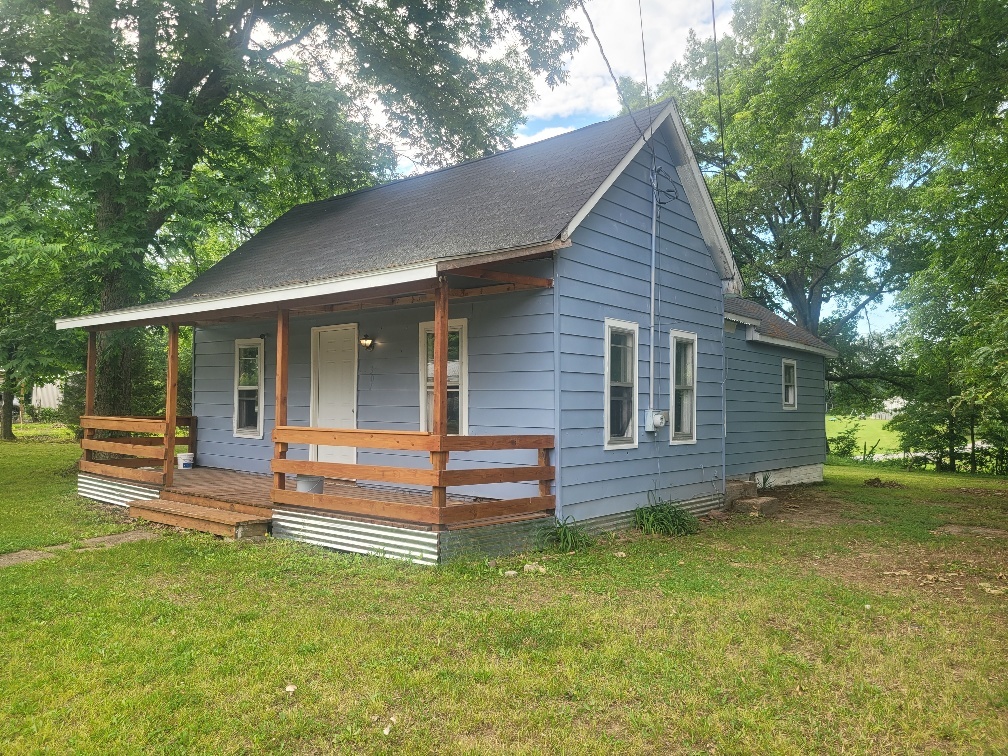 301 E Olive Street Property Photo 4