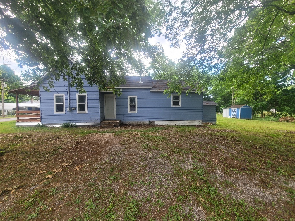 301 E Olive Street Property Photo 5